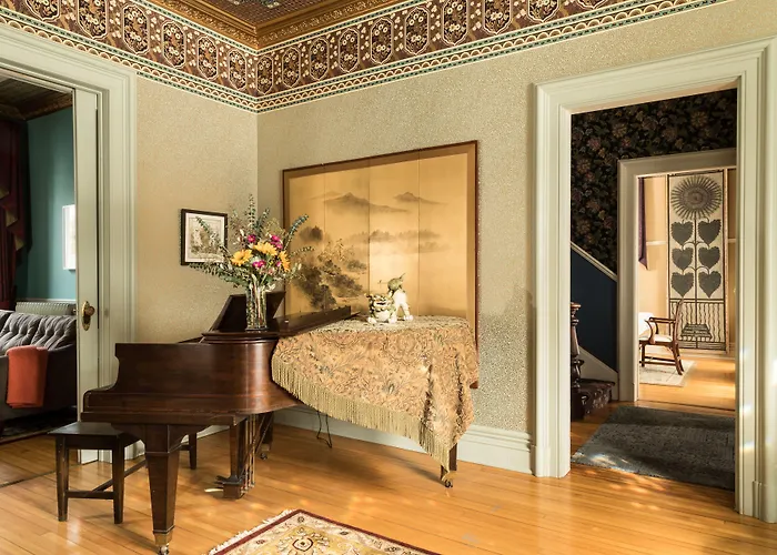 B&B only: The Livingston Inn