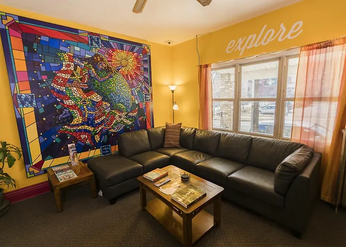 Hotel near College: Hi - Madison Hostel